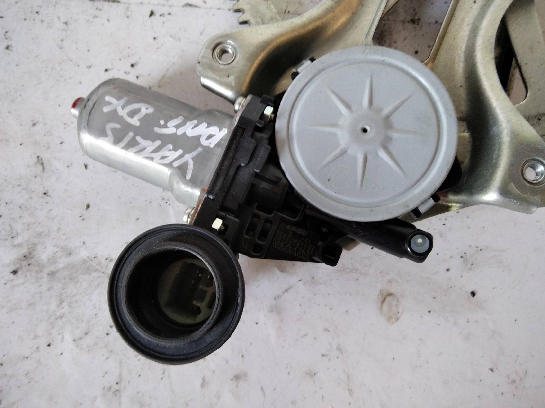 Alzacristallo elettr. porta ant. dx.